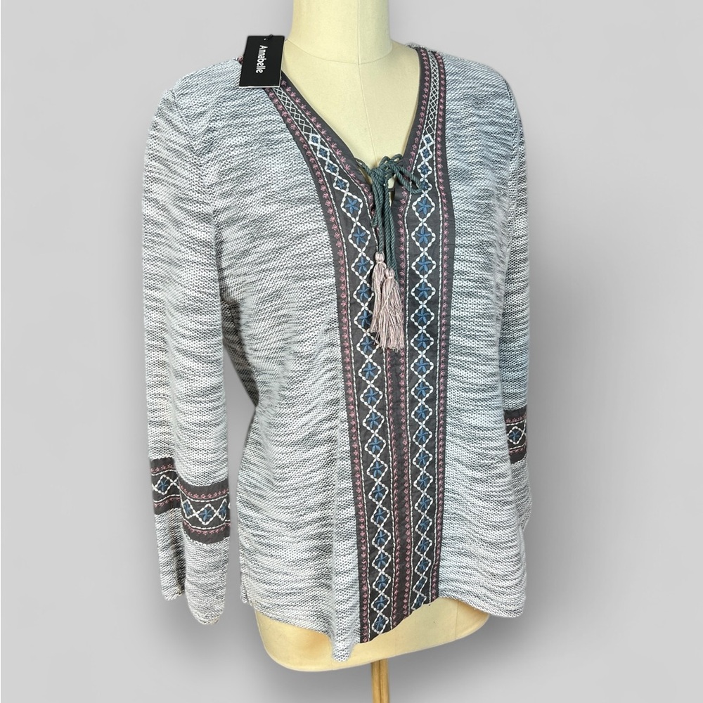 Annabelle Soft Nordic-style embroidered Sweater, sz M